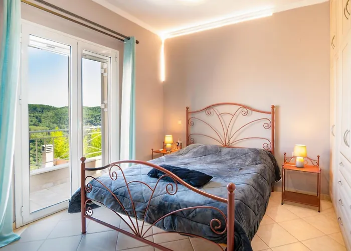 Tzintzola Κάτω Γαρούνα